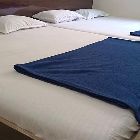שירדי Sai Ganesh Guest House מראה חיצוני תמונה